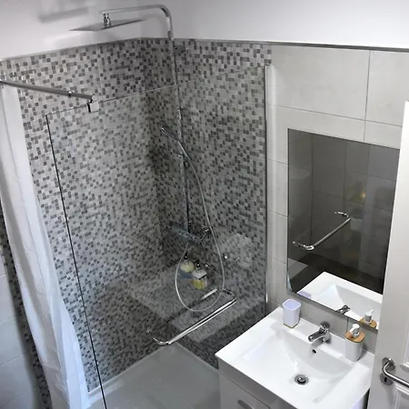 House דירה